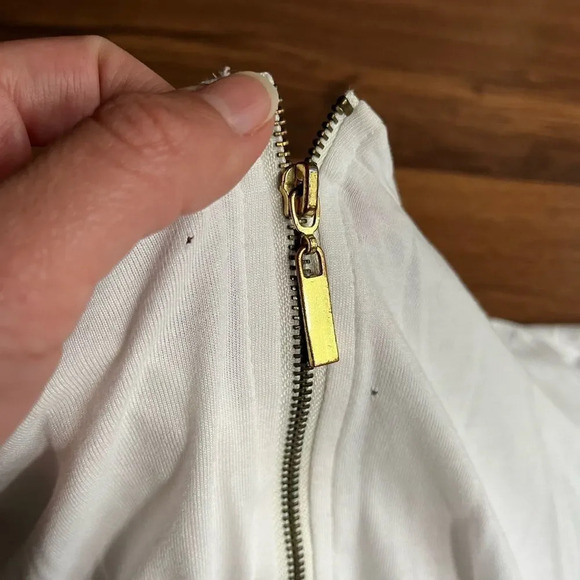 FREE White long sleeve top - Picture 3 of 10